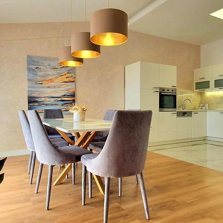 Grey House Appartamento Makarska Esterno foto