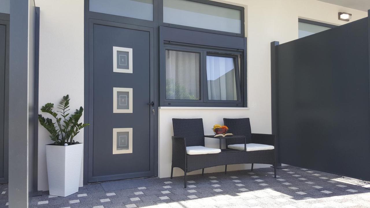 Grey House Appartamento Makarska Esterno foto