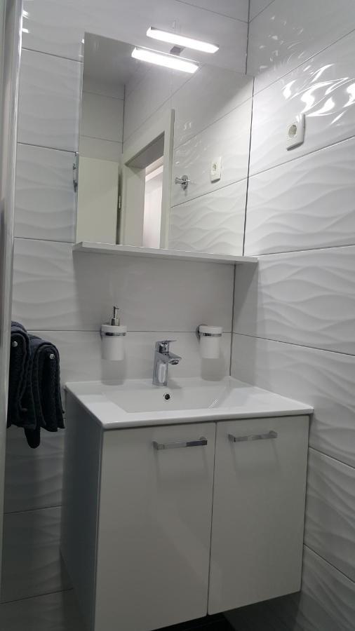 Grey House Appartamento Makarska Esterno foto