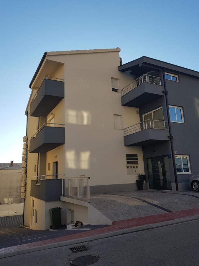 Grey House Appartamento Makarska Esterno foto