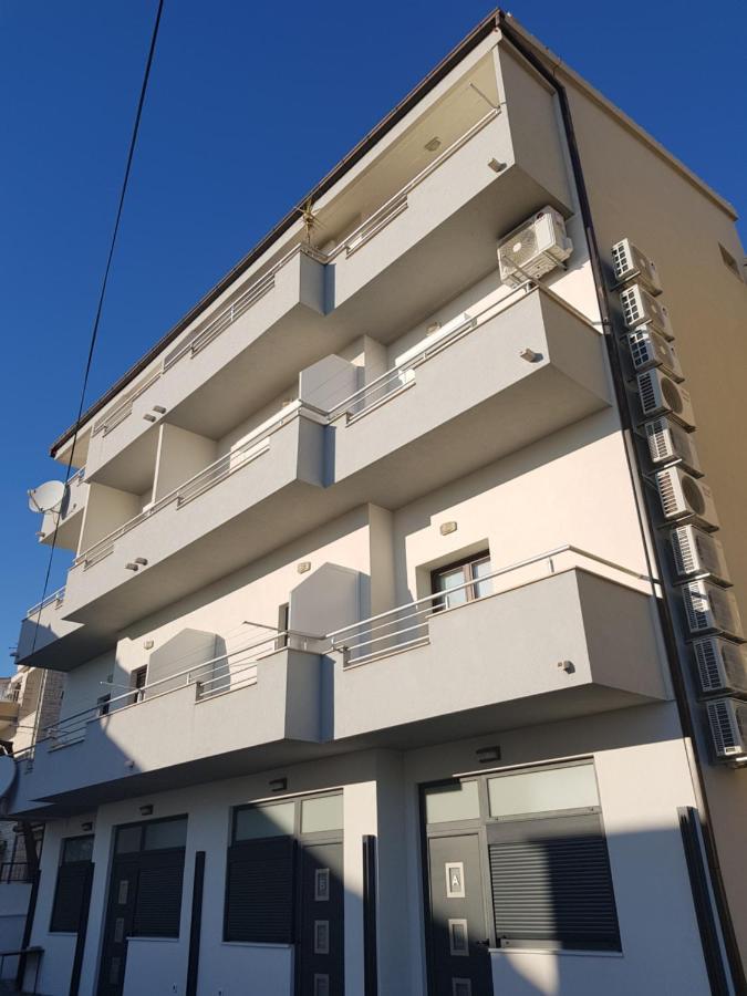 Grey House Appartamento Makarska Esterno foto