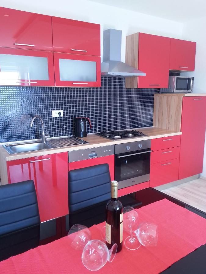 Grey House Appartamento Makarska Esterno foto