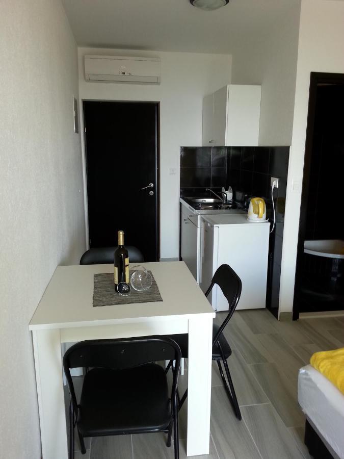 Grey House Appartamento Makarska Esterno foto