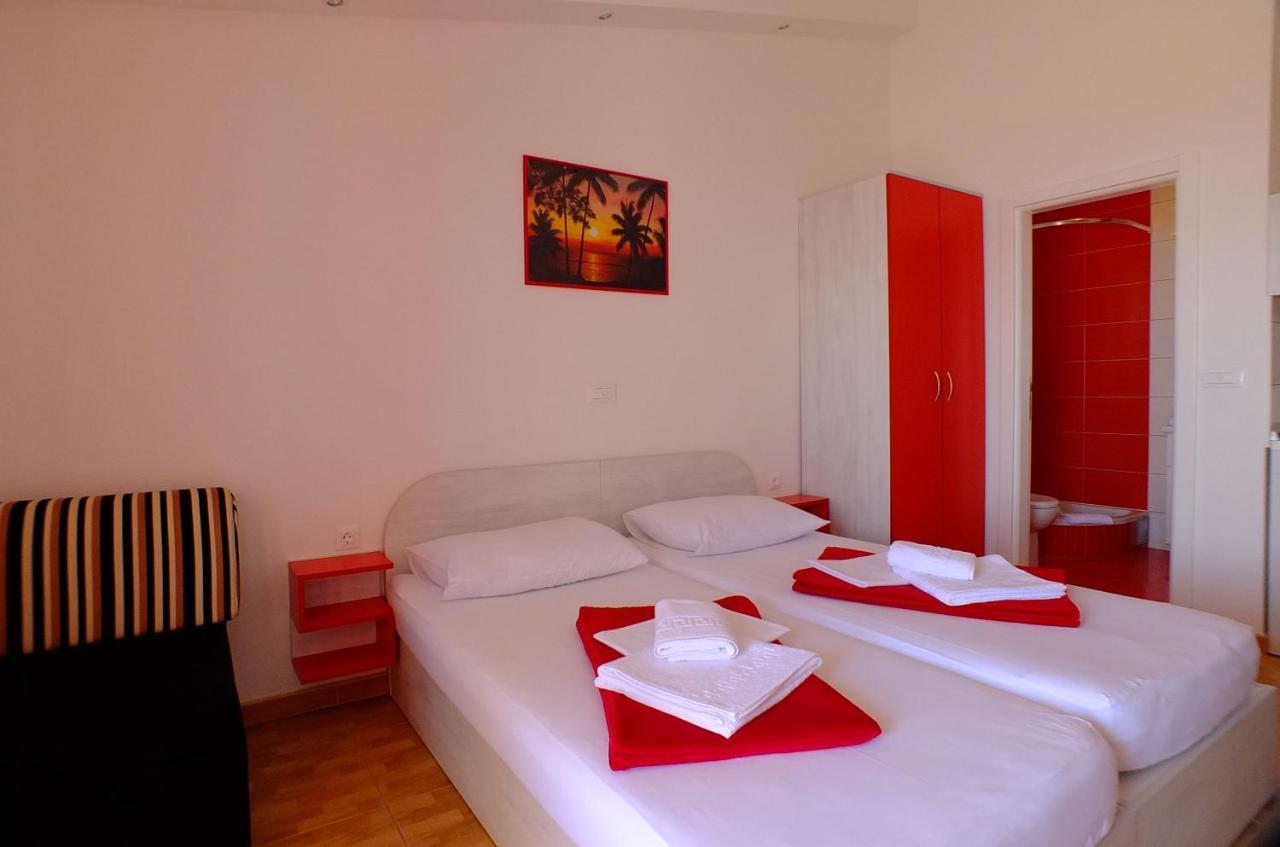 Grey House Appartamento Makarska Esterno foto