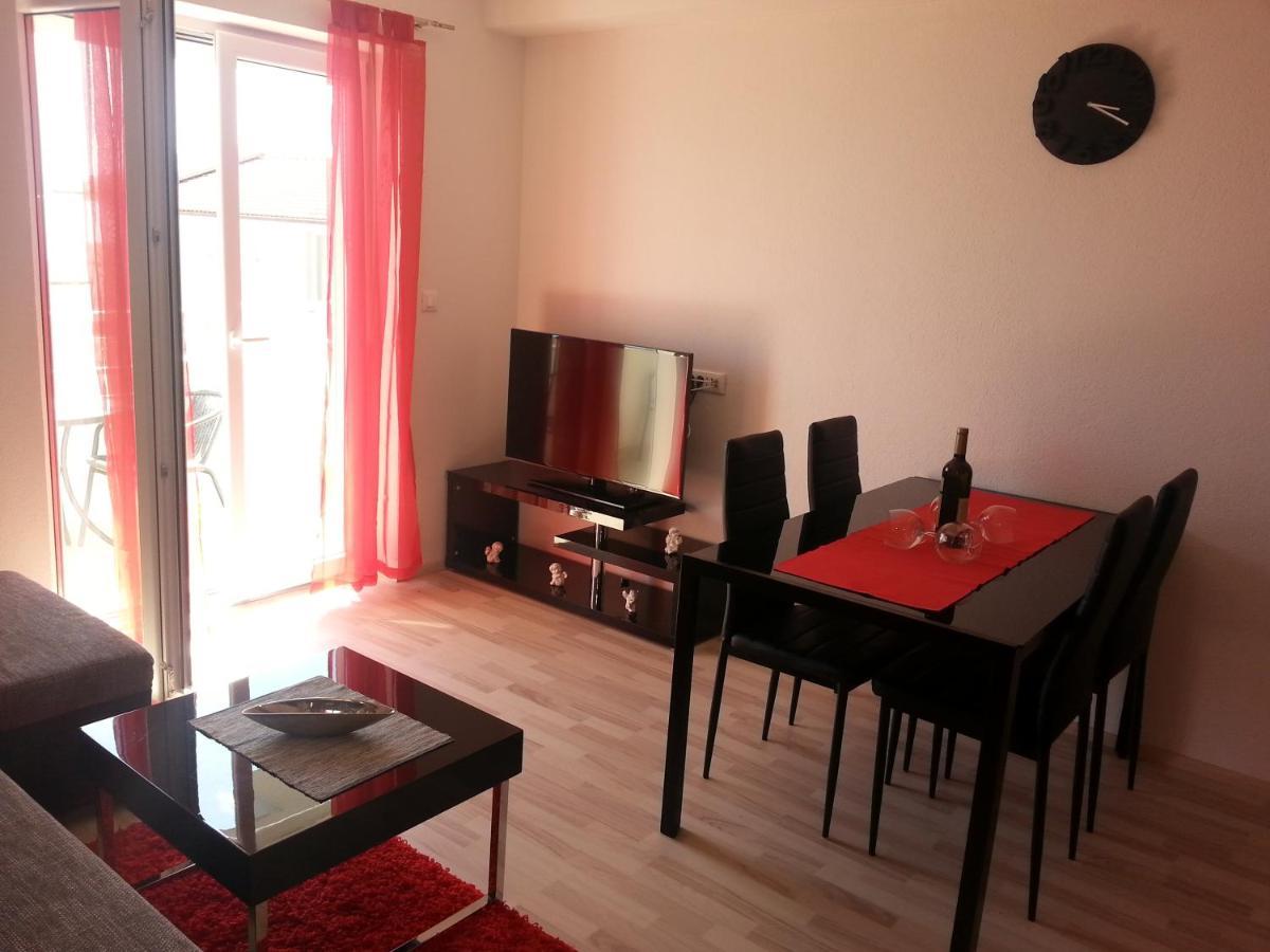 Grey House Appartamento Makarska Esterno foto