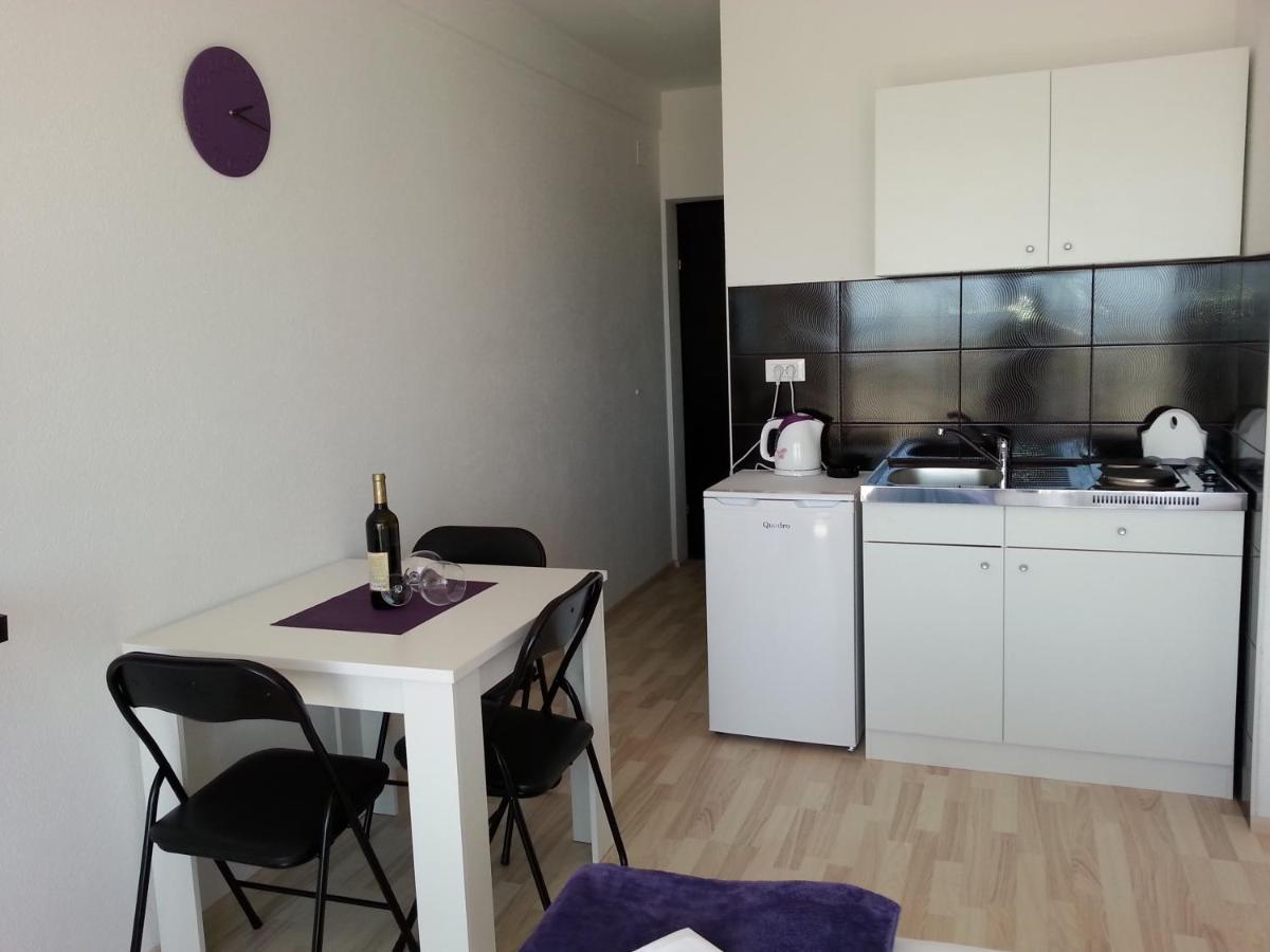 Grey House Appartamento Makarska Esterno foto