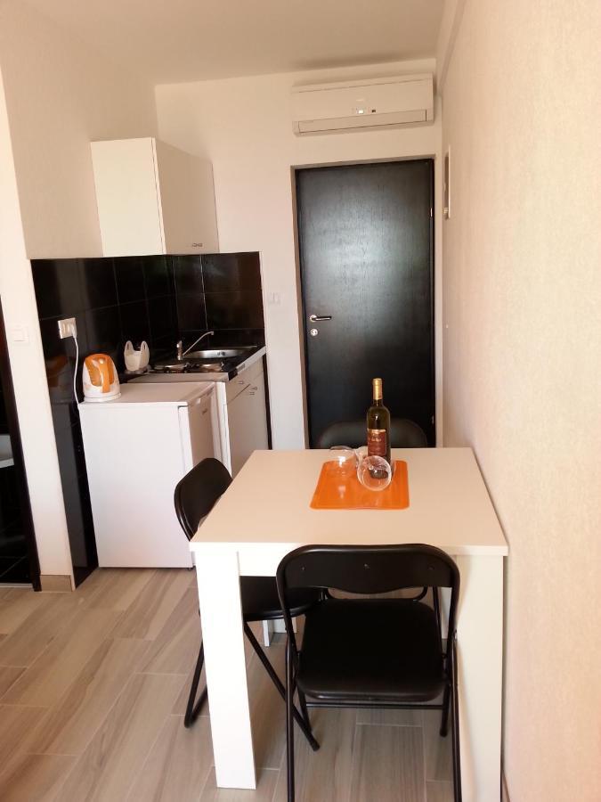 Grey House Appartamento Makarska Esterno foto