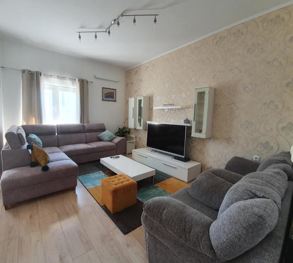 Grey House Appartamento Makarska Esterno foto