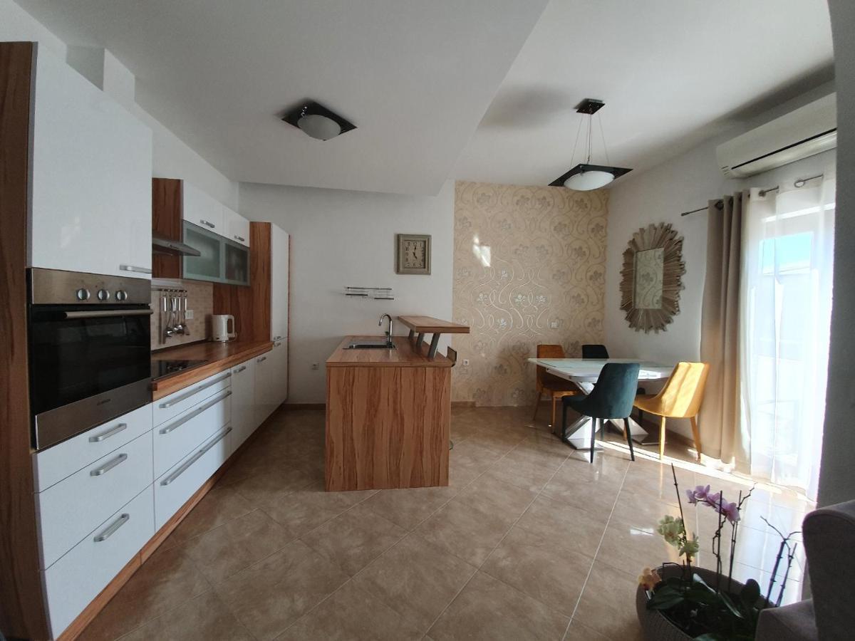 Grey House Appartamento Makarska Esterno foto