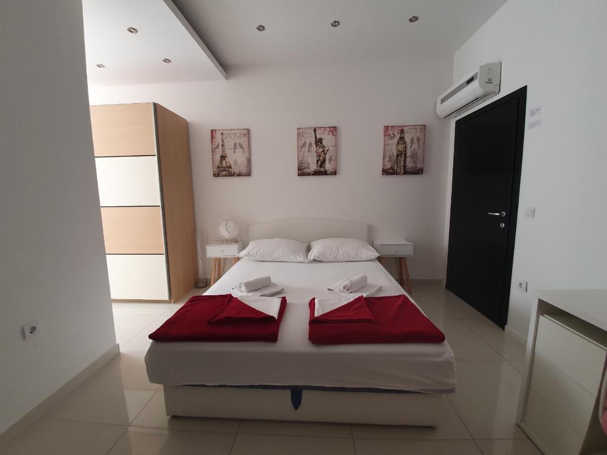 Grey House Appartamento Makarska Esterno foto