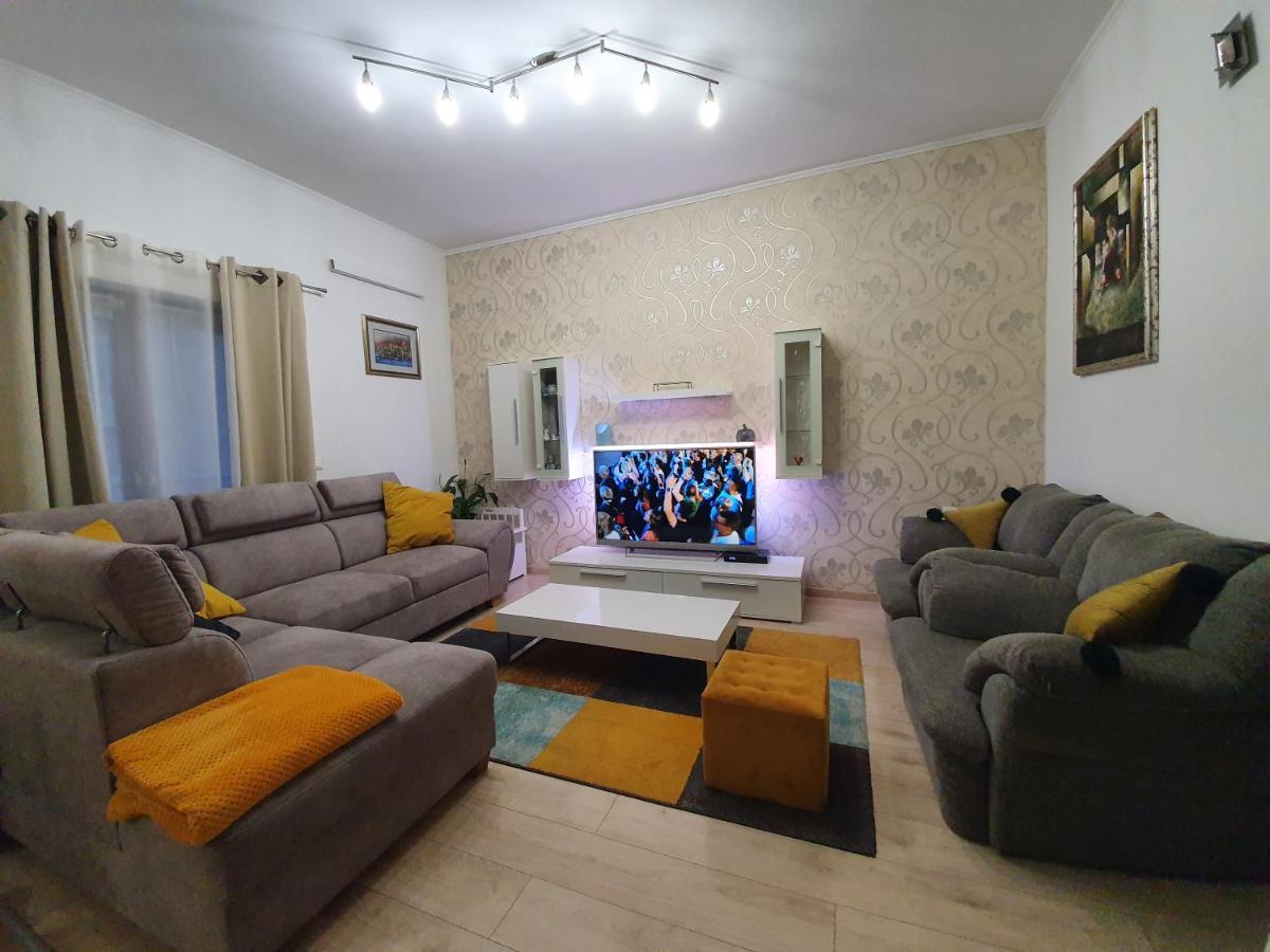 Grey House Appartamento Makarska Esterno foto