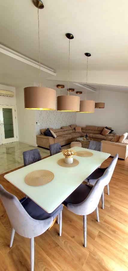 Grey House Appartamento Makarska Esterno foto