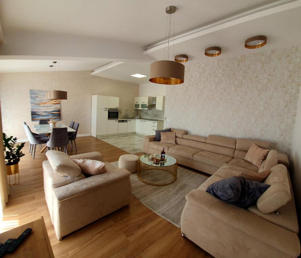 Grey House Appartamento Makarska Esterno foto