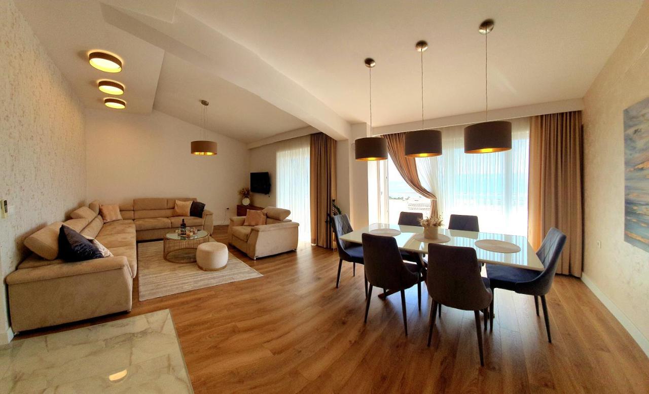 Grey House Appartamento Makarska Esterno foto