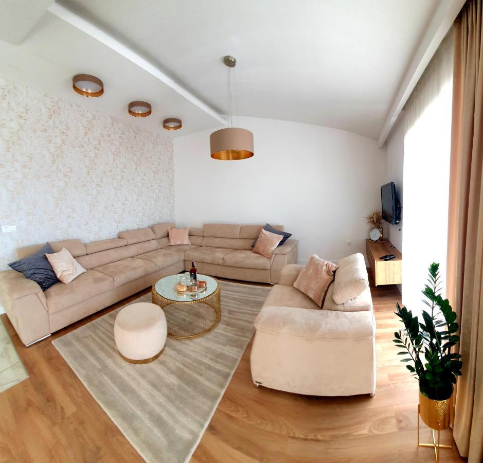 Grey House Appartamento Makarska Esterno foto