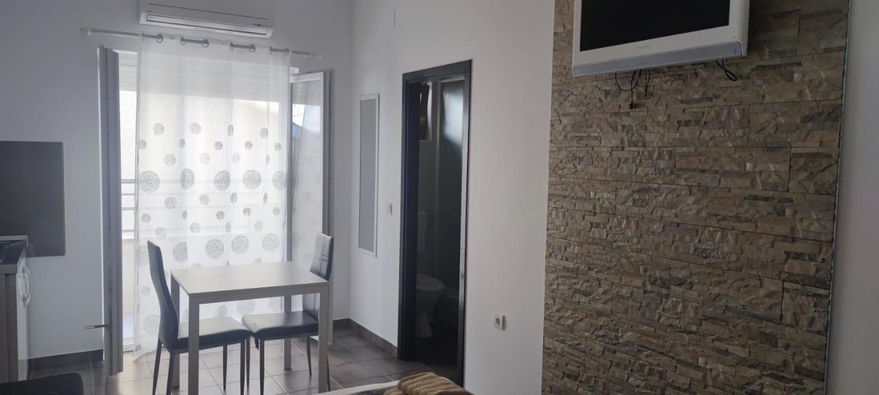 Grey House Appartamento Makarska Esterno foto